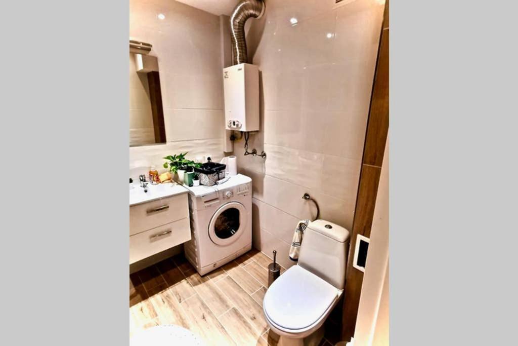 Sunshine Parkside Hideaway - 3 Bedroom - By Upstairs Krakau Exterior foto
